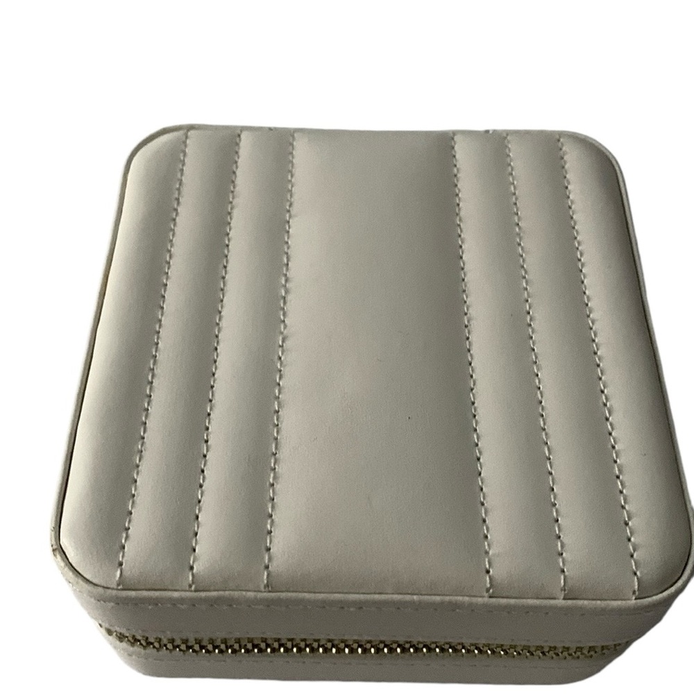 Maria Small Zip Jewelry Case Off White